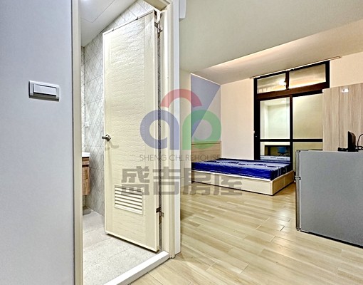 中科世貿東海,漂亮雙人大套房,租金含水,獨洗曬,可租補 - Image 2