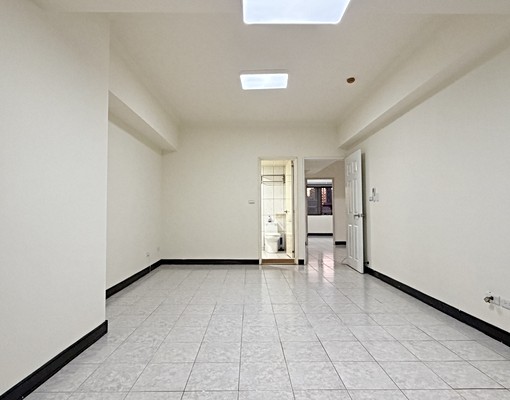 [北屯區]近四維國小捷運採光大三房|全新冷氣|可租補可寵含管 - Image 1