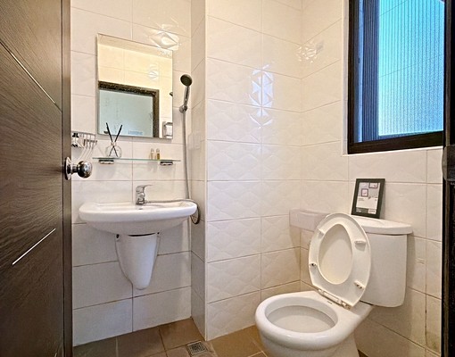 仁德超優質套房可租補可養貓咪看房請加賴 - Image 5