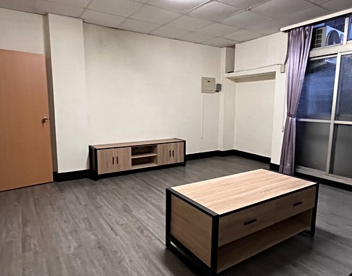 近豐原火車站👍可租補🎉屋主自租✅整層超值挑高兩房一廳 - Image 1