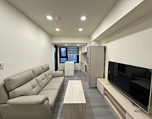 走路到高鐵,全配家具,採光佳。溫馨2房含車管 - Image 2