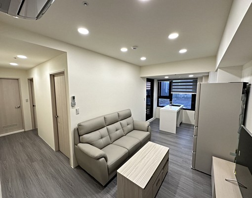 走路到高鐵,全配家具,採光佳。溫馨2房含車管 - Image 1