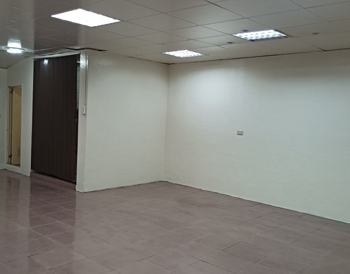 稀有一樓，免爬樓梯，格局方正，鬧中取靜，交通方便！ - Image 2