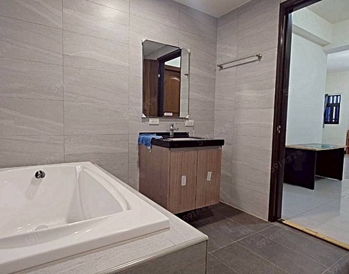 電梯透天,神明廳可談。可租補報稅入籍,超大空間寵物可談 - Image 7