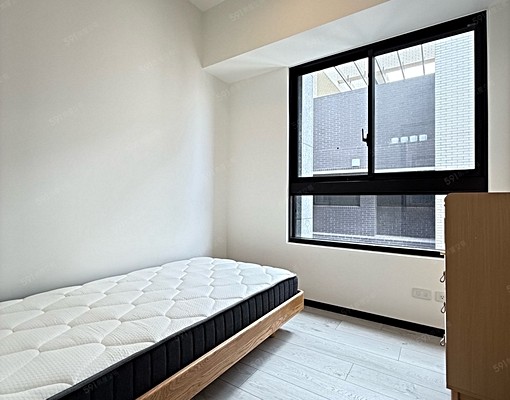 全室木地板，租補入籍報稅皆可談，質感3房採光超好。近高鐵 - Image 8