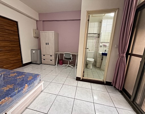 獨洗獨曬大陽台獨立大套房.可租補 - Image 1