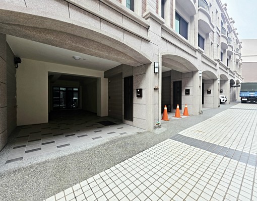 【紀語瑄】可租補🔴富宇大地🔴雙車別墅 - Image 1