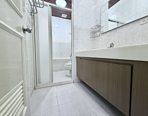 向上路旁鬧中取靜✨社區型透天✨可租補戶籍可寵✨雙平車✨全配 - Image 12