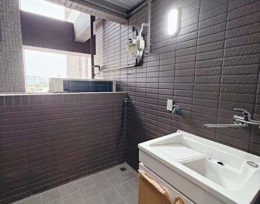 西屯匯/捷運/空屋/大主臥/三房/平面車位 - Image 10