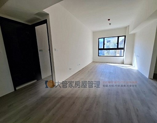 租全新交屋.附家電家具.大車位 - Image 1