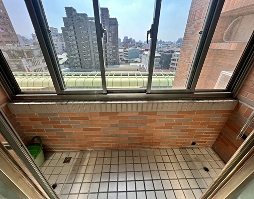 誠租--我愛龍邦獨洗獨曬大套房+陽台 - Image 4