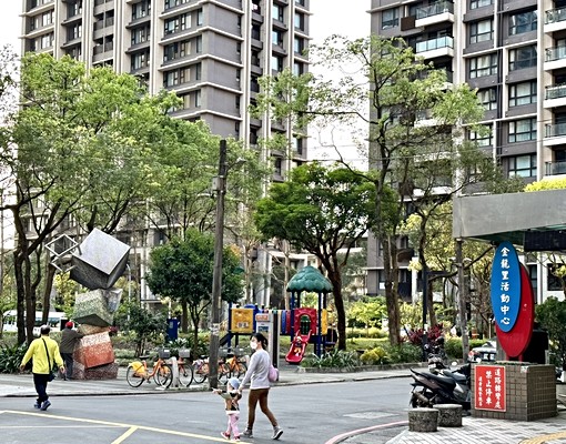 明峰商圈夢想社區旁鶴之湖3房 - Image 1