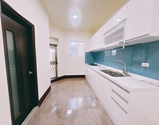 仁武航太園區翻新車庫透天|1客廳2大臥室已裝變頻冷氣 - Image 4