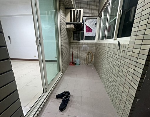 陽台進出大四房+2衛浴(可寵物可入戶籍)+花都大樓+ - Image 2