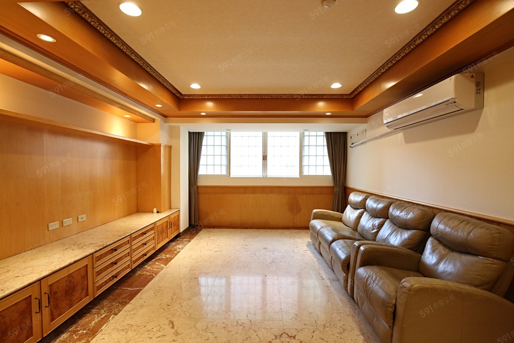 寬敞大氣的客廳