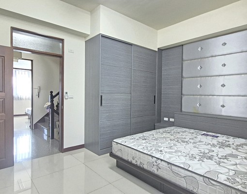 新光大套房-傢電全配-可申請租補 - Image 4