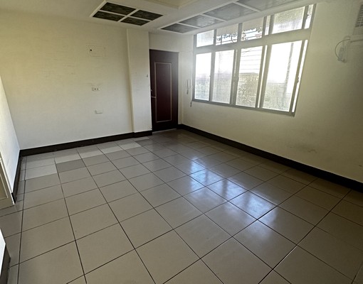 近運動公園~二樓三房採光佳~可租補 - Image 1