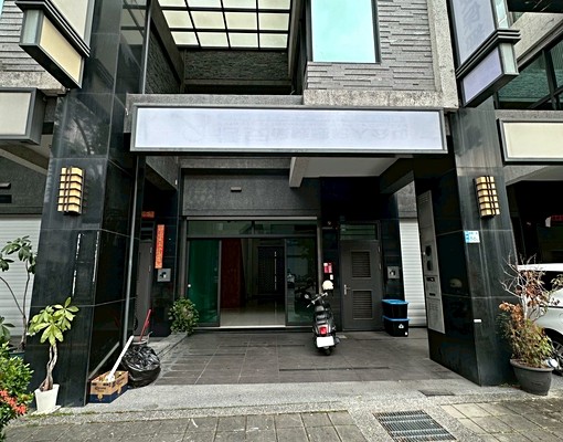 崇蘭來趣晒街輕屋齡店住 - Image 1