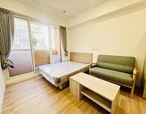 🏡【東區套房出租|近大遠百・陽台採光佳・生活機能滿分✨】 - Image 1