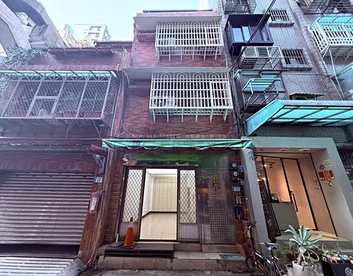 捷運三重國小站步行2分鐘住辦一樓地點佳整棟重建屋況佳-專任約 - Image 11