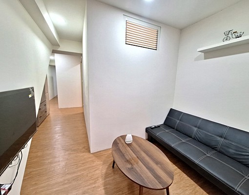 正義北路。門禁磁卡1樓。新裝潢2房。附傢俱电網路 - Image 2