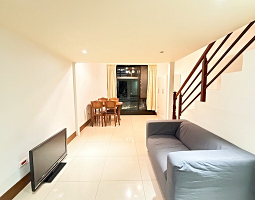 新巨蛋~新埔站到站就到家 - Image 1