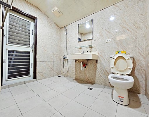 👍一樓美寓，三房，門前車位，近宜蘭轉運站、陽明醫院、夜市 - Image 5