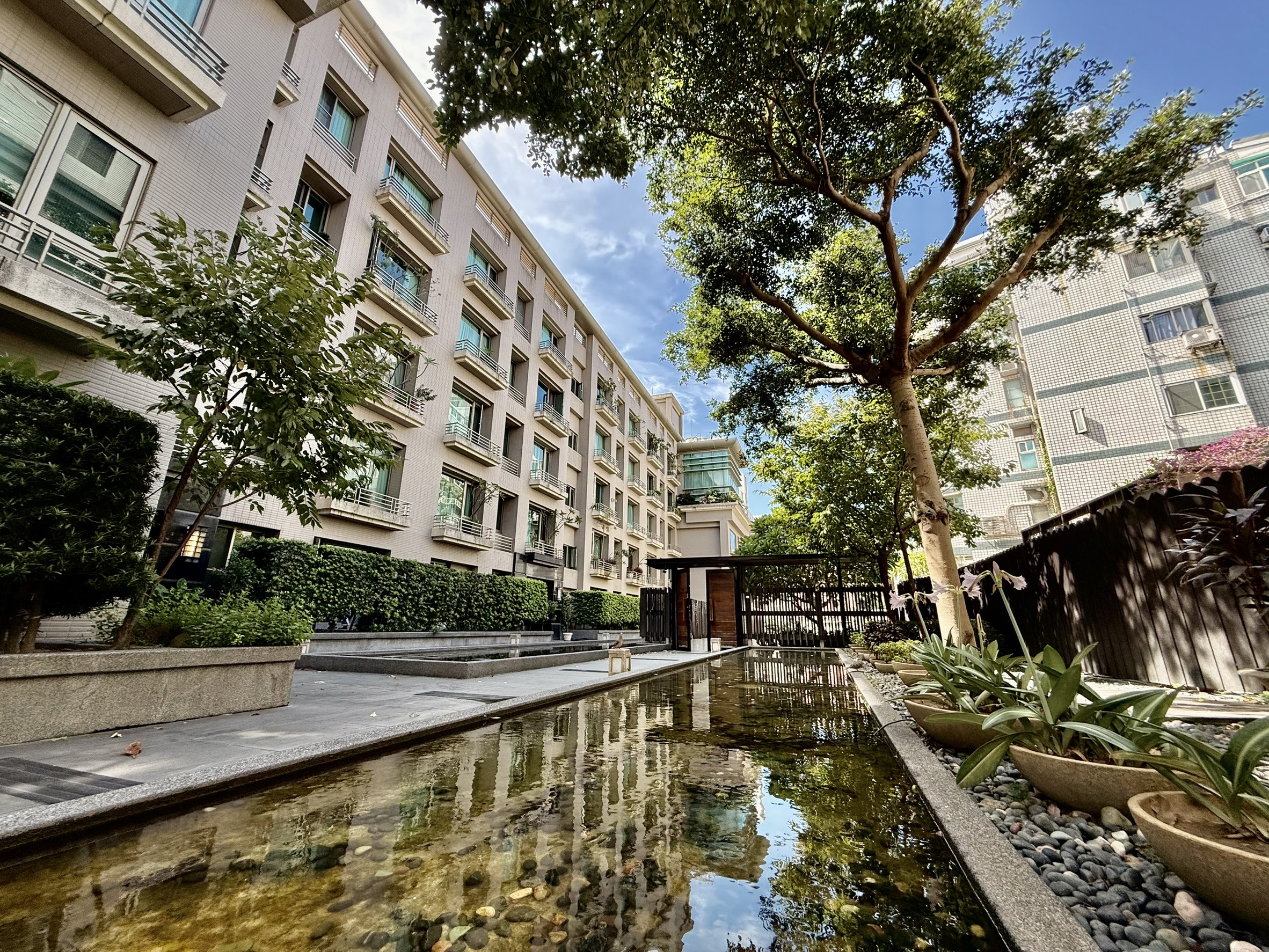 天母原墅水晶晶庭院