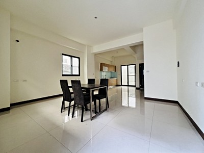 原瑋精選⭐新營太子路全新未住邊間透天車墅