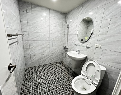 亞東捷運~亞東醫院~亞東科大~近2房邊間有廚房 - Image 6