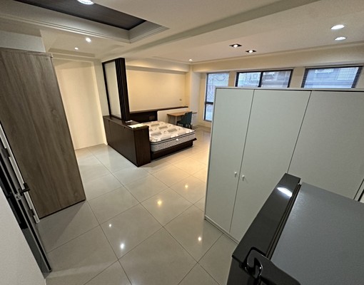 屋主自租/可寵/獨洗獨曬/廁所開窗/電梯/樹孝商圈/雙面採光 - Image 6