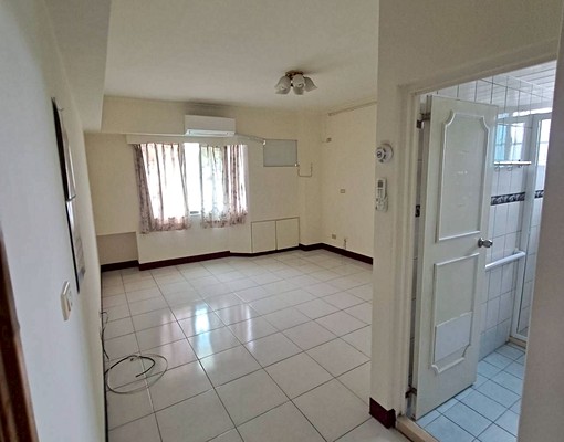 寬敞明亮、適住家、辦公、5大房平車.公園捷運、市府百貨生活圈 - Image 5