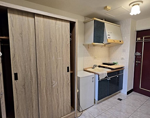 優質套房，近大坪林捷運站，走路1-2分鐘 - Image 2