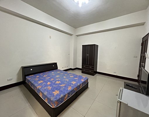 室內機車位🛵獨立陽台洗衣機☀️建國路近國道科學園區 - Image 2