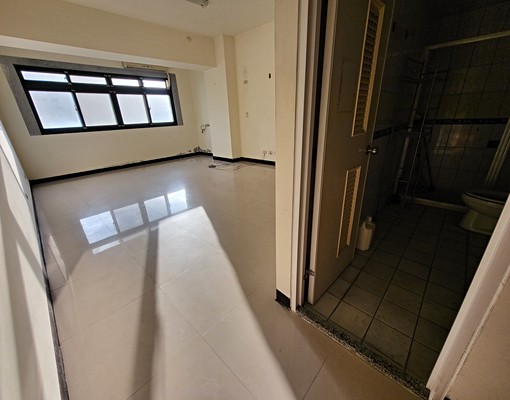 可租屋補助🌞宜居宜店/高cp🌞正15米新生路~三房+平車 - Image 9