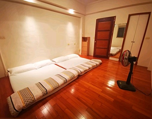 羅東生活圈近博愛聖母有車位有裝潢傢俱(另有短租透天) - Image 7