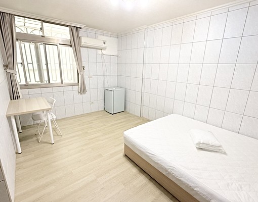 龜山工業區鳳鳴✨靜巷採光佳、全新書桌衣櫃無印風、浴廁開窗 - Image 1