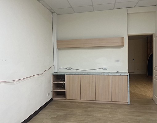 臨路透天!可住:可廠登,可當店面,機能方便! - Image 3