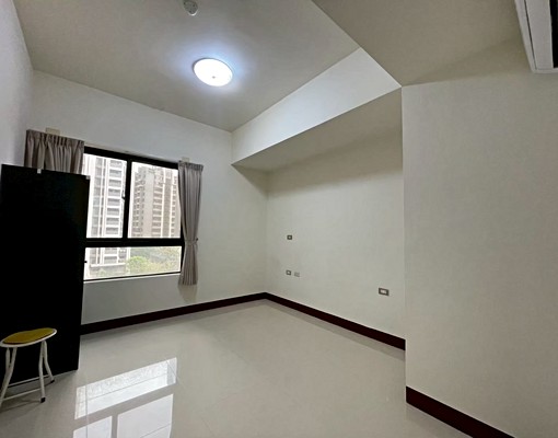 青埔電梯大樓|新世紀特區大四房雙陽台平面車位 - Image 7