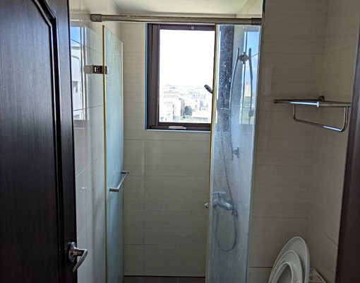 屋主自租長庚特區~3房適合小家庭頂樓邊間雙面採光牆面重新粉刷 - Image 6