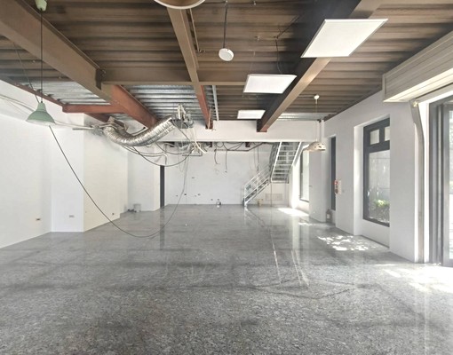 高鐵特區~富宇水涵園~近13米超大面寬~黃金角間店面 - Image 4