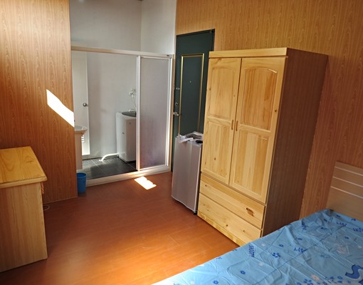 木質地板,雅緻空間!享受優質睡眠！獨立洗衣機!明亮乾燥! - Image 1