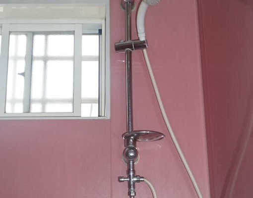 木質地板,雅緻空間!享受優質睡眠！獨立洗衣機!明亮乾燥! - Image 4