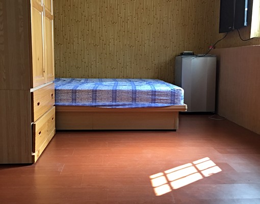 木質地板,雅緻空間!享受優質睡眠！獨立洗衣機!明亮乾燥! - Image 5