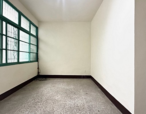 💎潭子大新路｜漂亮6房透天需公證｜市場最便宜 - Image 2