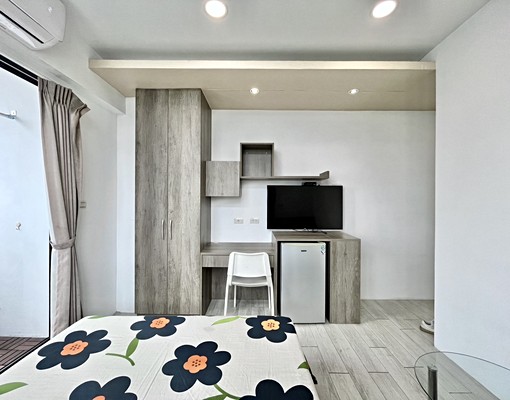 💖走路中國醫中友百貨💖超美採光陽台獨洗💖精緻木質可租補 - Image 11