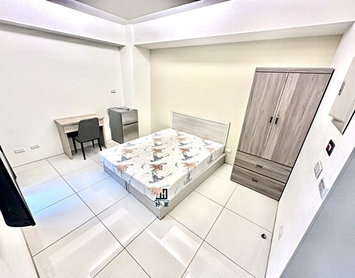 東區✨衛浴開窗/陽台獨洗曬/汽車好停✨統一管理-電梯套房 - Image 3