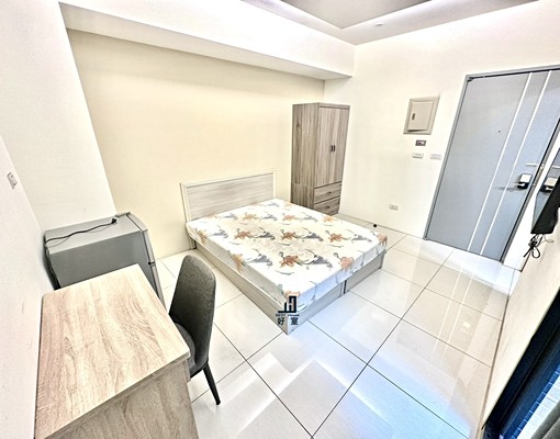 東區✨衛浴開窗/陽台獨洗曬/汽車好停✨統一管理-電梯套房 - Image 9