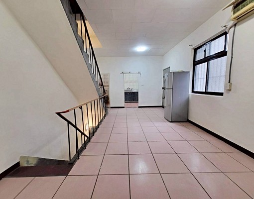 新莊捷運🚇透天2+3F採光寬敞4房~0955036338 - Image 3