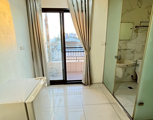 七七嚴選★富國路✨獨立陽台✨寬敞明亮 - Image 2